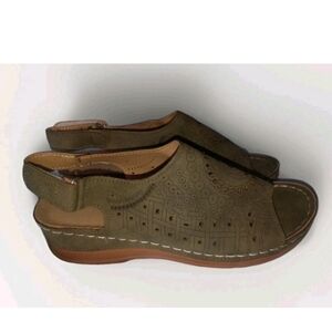 3 For $15 Sale Chic Olive Green Sandals with Cutout Design Women's Size 8